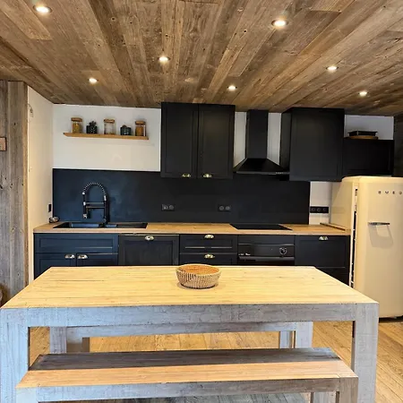 Beautiful Duplex 5 Minutes From The Center Межев