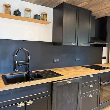 Апартаменти Beautiful Duplex 5 Minutes From The Center Межев